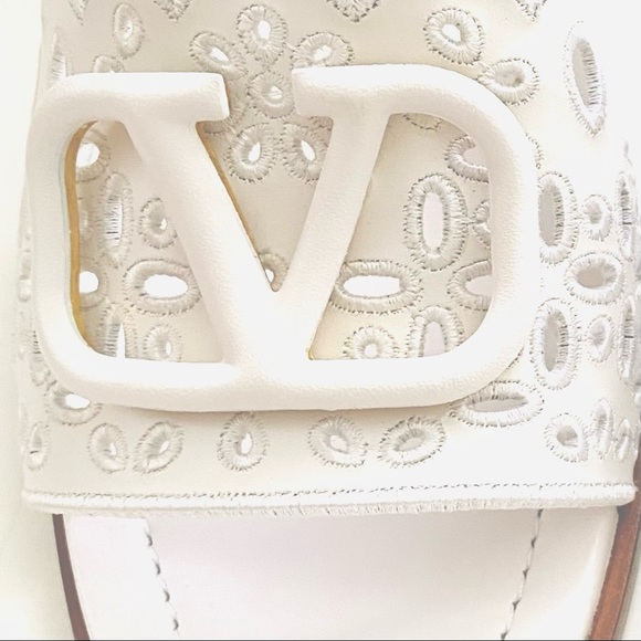 NWT: VALENTINO GARAVANI | White VLogo Leather Sandals Sz EU 40 - Picture 4 of 12